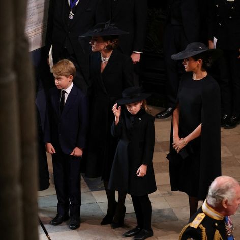 Kate, Meghan, Charlotte a George