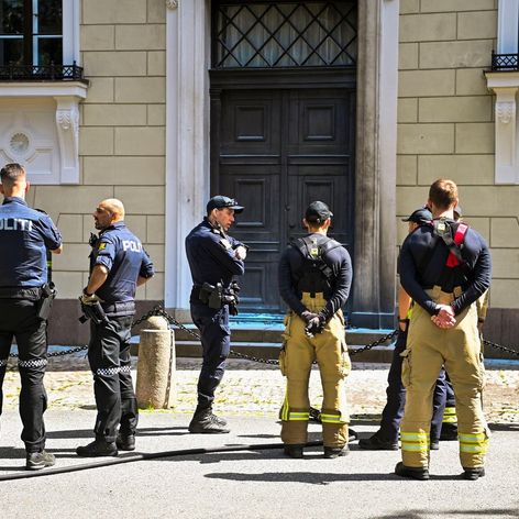 Muž na elektrickom vozíku hodil zápalné fľaše na kráľovský palác v Osle