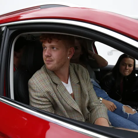 Koľko SuperStaristov sa zmestí do jedného auta? Takto sa ujali výzvy