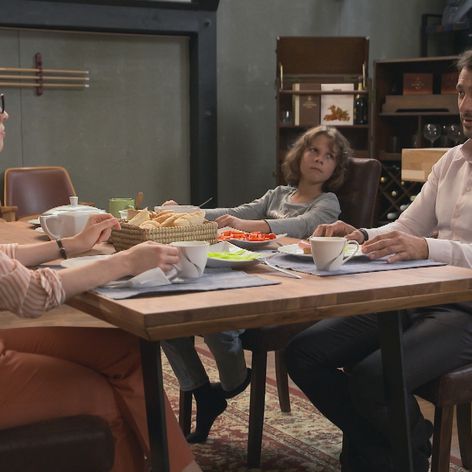 Ema si pri raňajkách vypočuje prekvapivé veci.