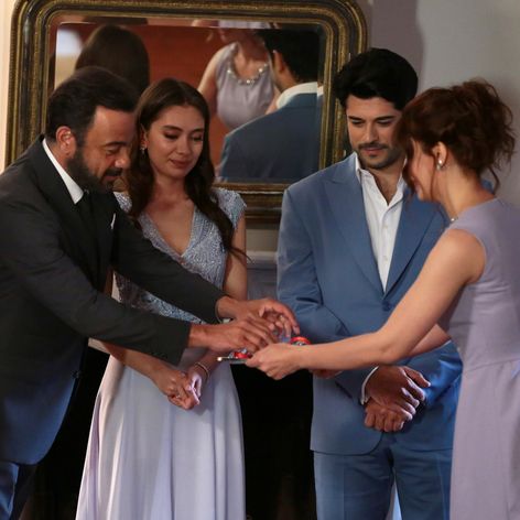 Nekonečná láska - zásnuby Nihan a Kemala