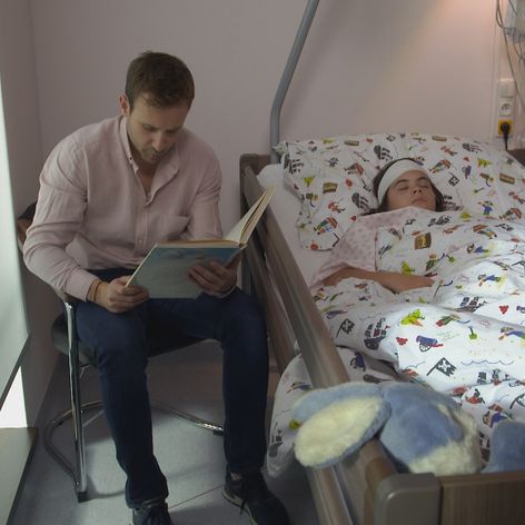 Tomáš trávi v nemocnici všetok čas.