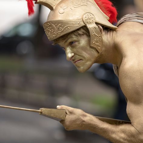 Janko Koleník ako živá socha - Adam