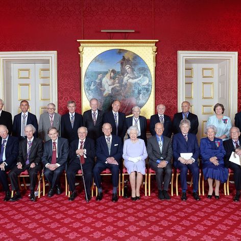 Zomrel strýko princov Williama a Harryho Lord Robert Fellowes