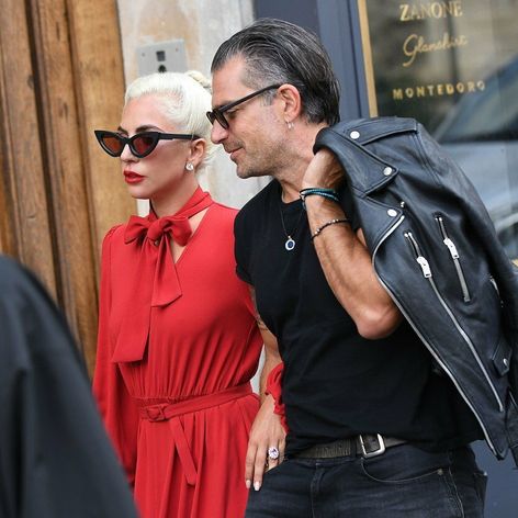 Lady Gaga s priateľom Christianom Carinom v Paríži