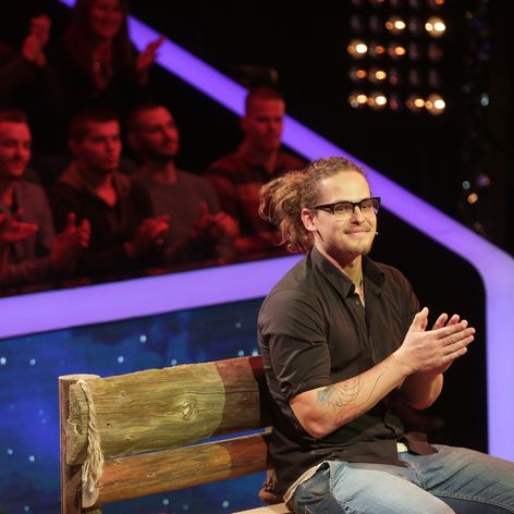 Filip na začiatku priameho prenosu