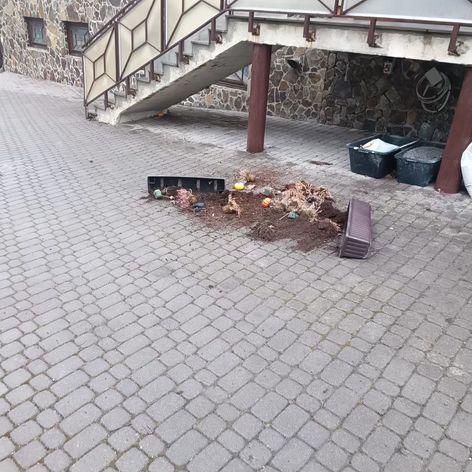 Škody pri hoteli Tulipán