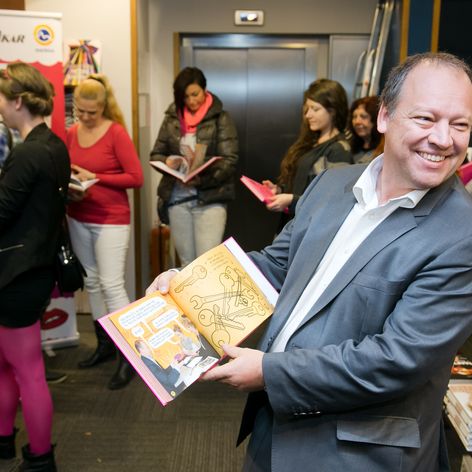 Matthias Settele počas krstu knihy Cuky Luky