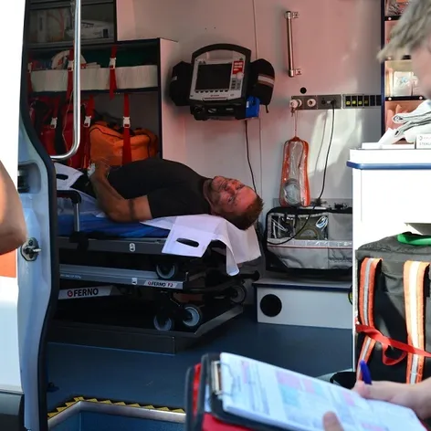 Farmárska misia bývalého vojaka sa skončila v sanitke