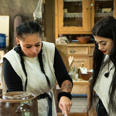 Duel pomocníkov, Farmu neopustil nikto, Matúš novým farmárom týždňa