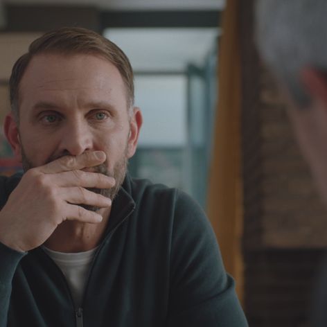 Andrej zistí detaily z Laurinej minulosti.