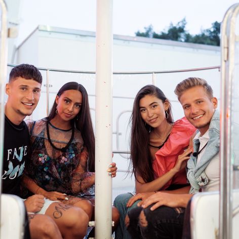 Filip a Mirka, Naomi a Sam