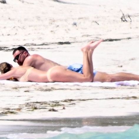 Taylor Swift a Travis Kelce na dovolenke na Bahamách
