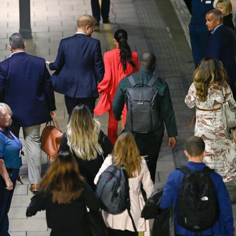 Meghan a Harry išli vlakom