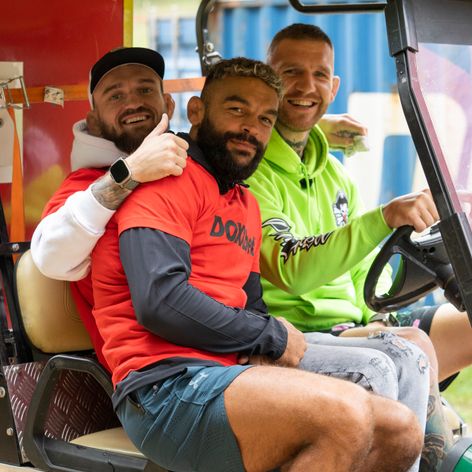 Na Farmu prišli bojovníci MMA, kto má na statku najsilnejšiu ranu?