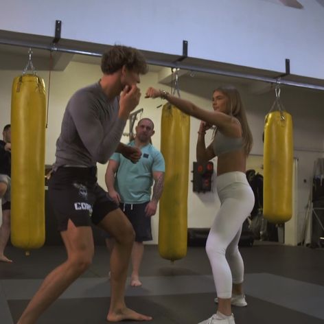 Zbyněk vysvetlil Sabine základy MMA.