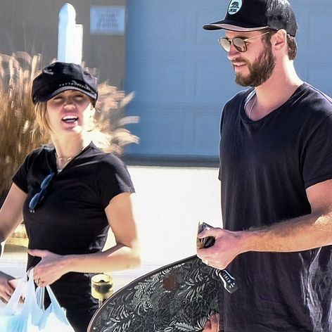 Miley Cyrus a Liam Hemsworth s obrúčkami. 