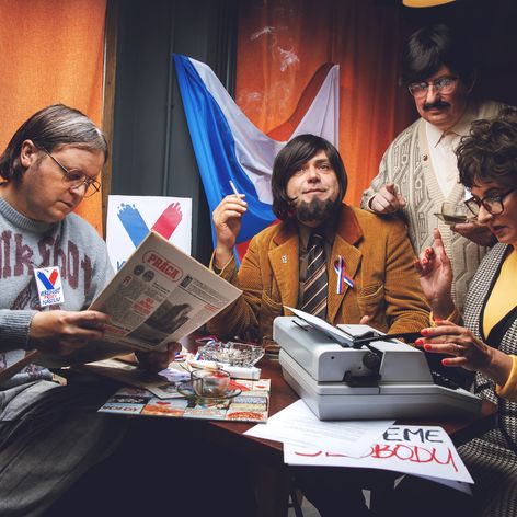 Raheem Sterling z Manchesteru City oslavuje gól v dueli na pôde Aston Villy.