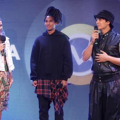 Martin Klinčúch (aka Neiru) a Matúš Kolárovský (aka Yael) s Luckou Hlaváčkovou