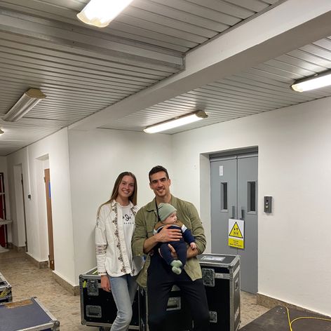 Adam Bardy s manželkou Bibi a synom Alanom