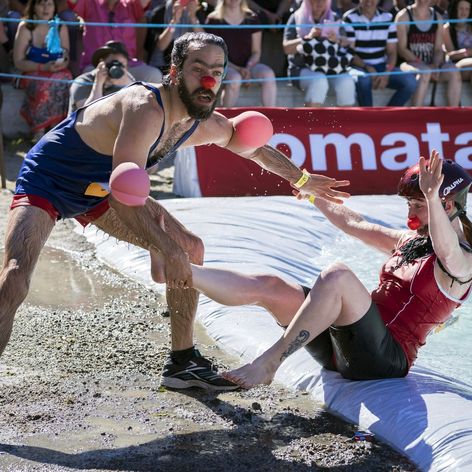 Majstrovstvá sveta v nosení manželky vo Fínsku.