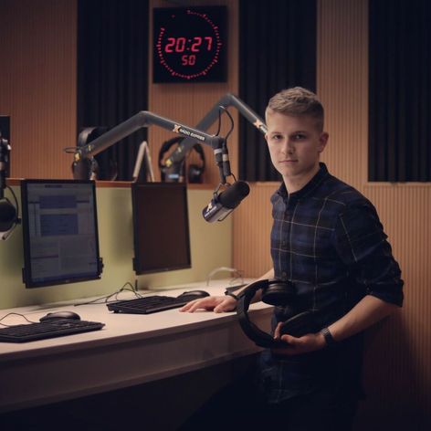 Dominik pracuje aj v známom slovenskom rádiu