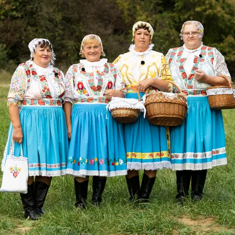 Návrat legendárnych tetušiek, farmári sa vrhli na kšefty