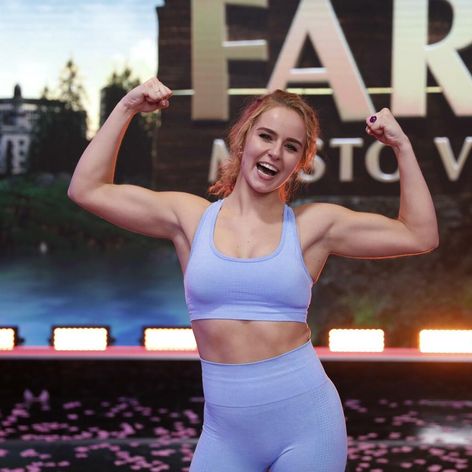 Demonštranti pred Prezidentským palácom