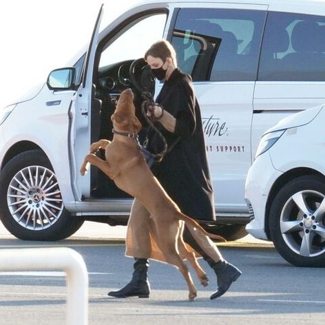 Princezná Charlene je doma!