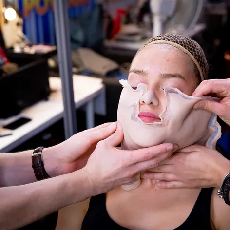 Úžasná premena. Pod touto maskou sa nachádza Mária Bartalos