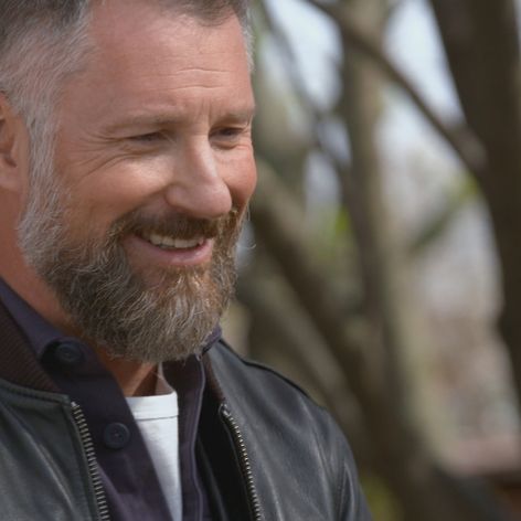 Fekete túži, aby s ním Gréta odišla.