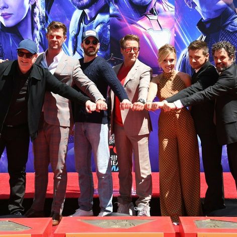 Rozhodca počíta Anthonyho Joshuu po tvrdom údere od Andyho Ruiza.