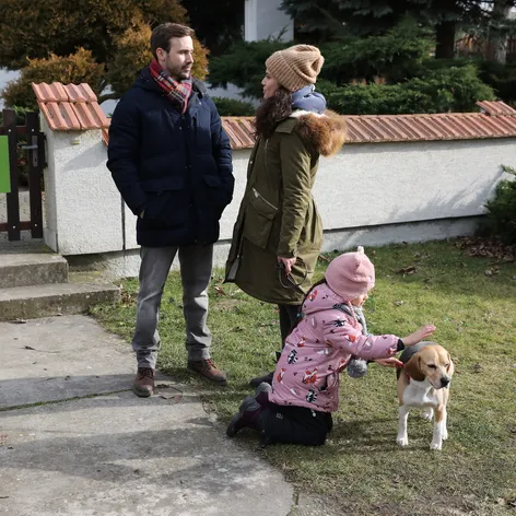 Julka, Tomáš a jeho nová kamoška Maťa