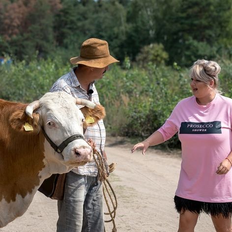 Do farmárskych tajov zasvätil Evelyn hospodár Martin