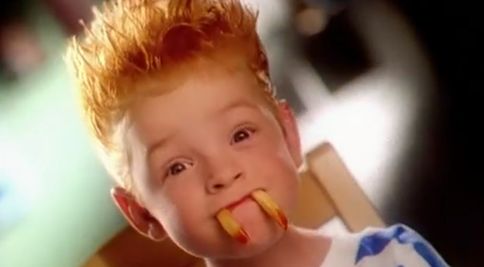 Chlapček z legendárnej reklamy na kečup: Dnes je to veľký fešák