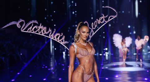 Módna šou Victoria’s Secret: Na móle debutovala hviezdna mama s dcérou