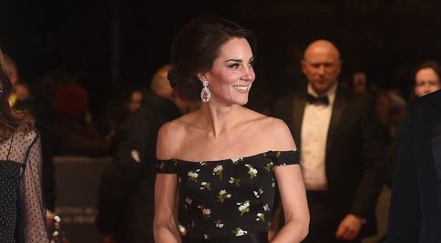 Módna ikona Kate Middleton: Fotky jej najlepších outfitov za rok 2017