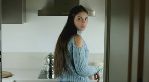 Hazan trestuhodne podcení aj matku, aj jej priam chorobnú zvedavosť!