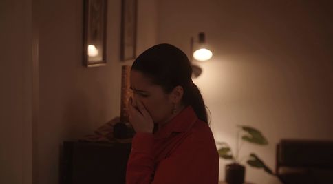 Scéna len pre silné povahy. Milan znetvoril vlastného syna