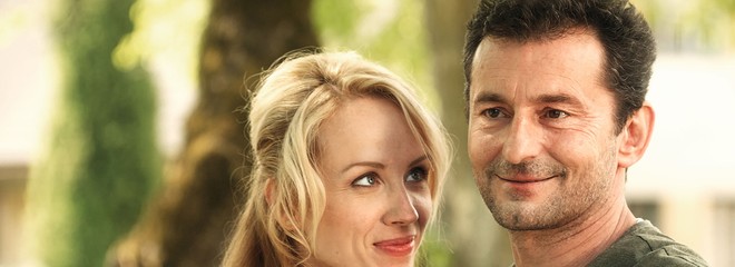 Bezva ženská na krku