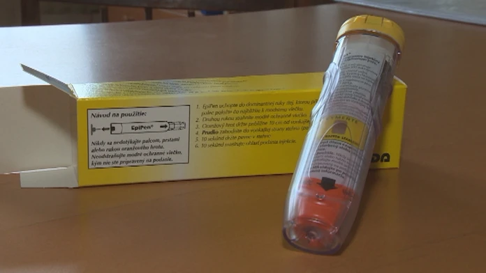 Chýbajúci EpiPen.
