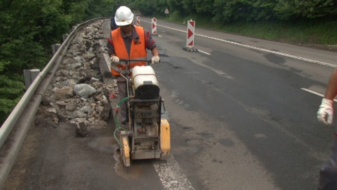 Oprava cesty na Dargove.