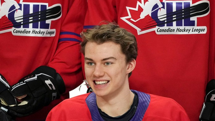 Osud supertalentovaného Connora Bedarda je spečatený. Lotéria určila poradie na drafte