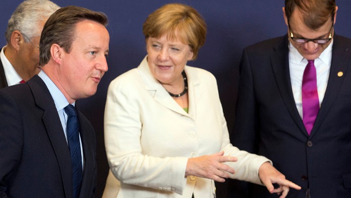 David Cameron a Angela Merkelová.