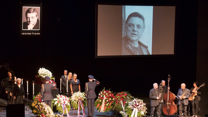 Posledná rozlúčka s legendárnym hercom Stanom Dančiakom.