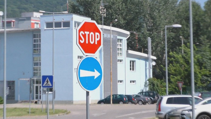 Sporná značka Stop v Púchove.
