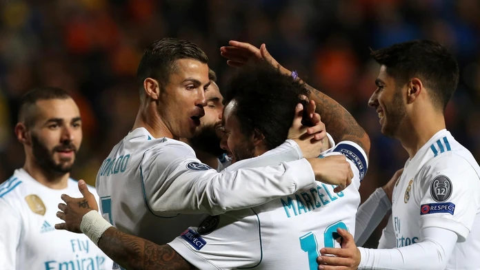Cristiano Ronaldo (vľavo) sa so spoluhráčmi raduje z gólu.