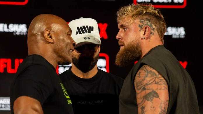 Mike Tyson a Jake Paul