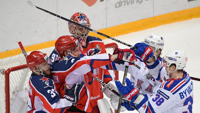 Zápas KHL medzi CSKA Moskva a SKA Petrohrad.