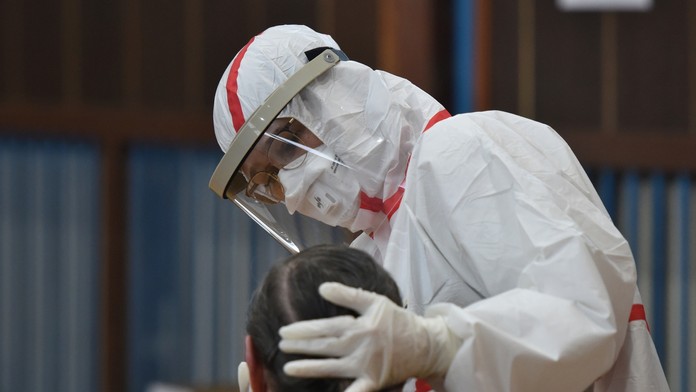 Lyžovačka v stredisku Harrachov.